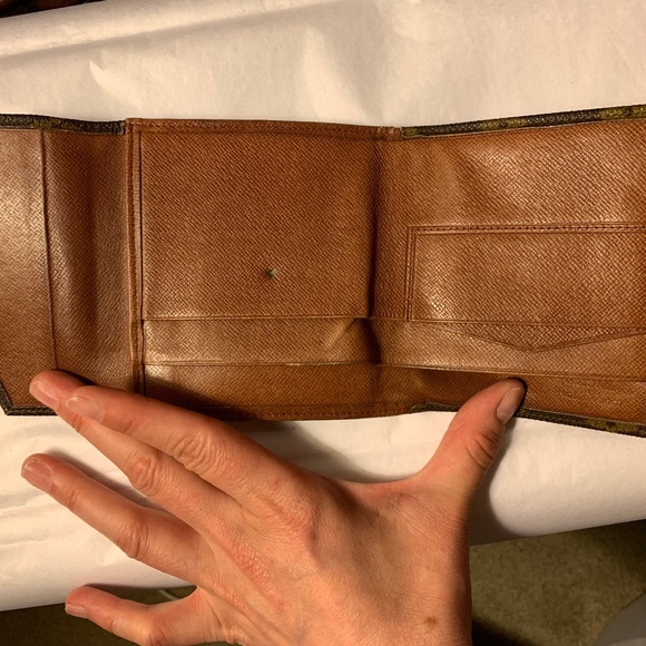 Louis Vuitton Wallet Small - Picture 7 of 7